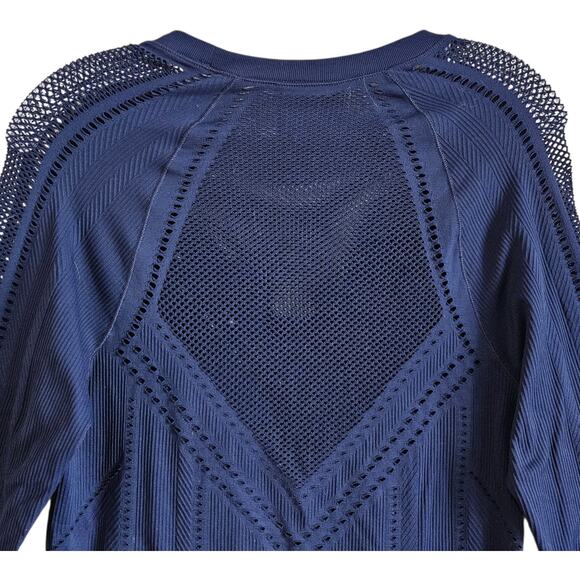 ATHLETA Women L Oxygen Mesh Performance Top Navy Activewear Seamless FITTED 32" - Picture 6 of 7